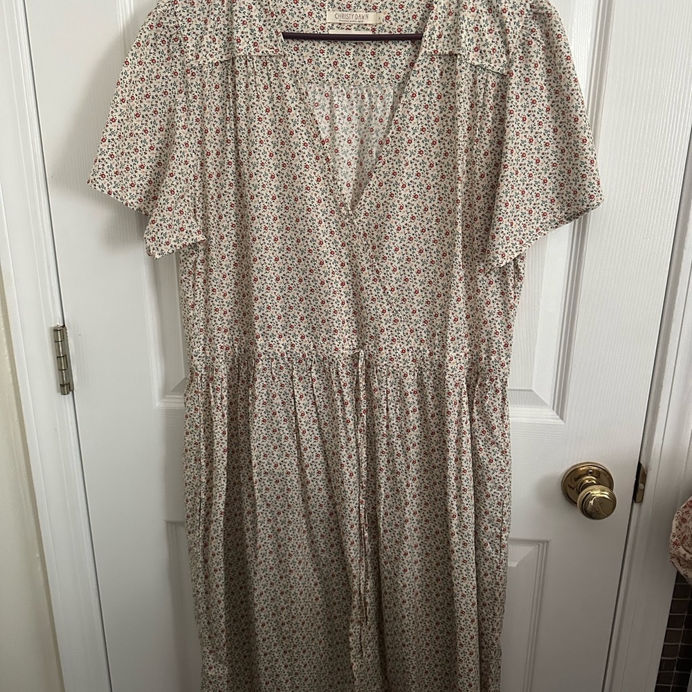 NWT Essence Cream Dawn